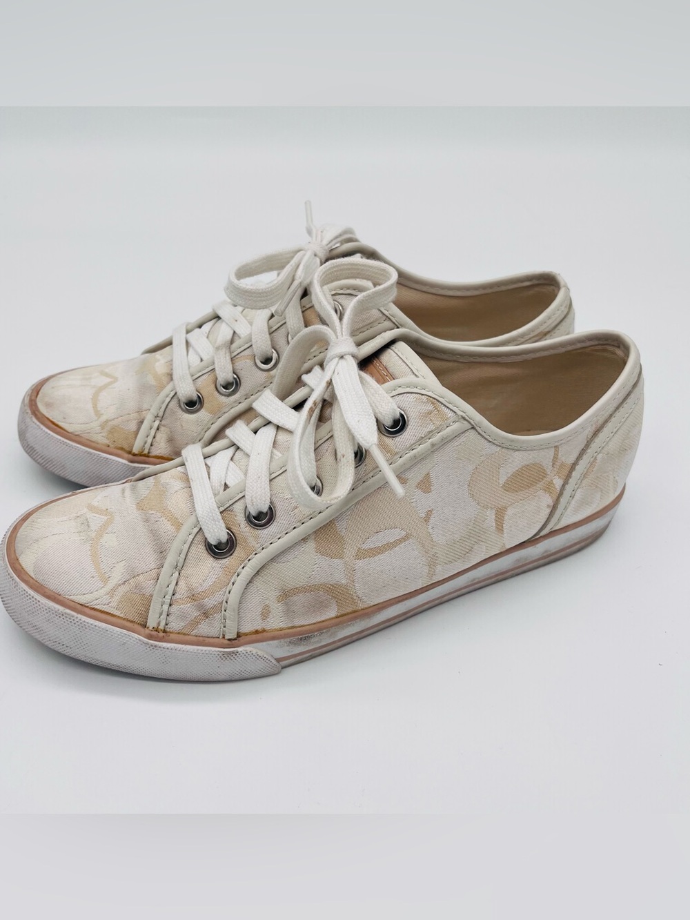 Coach Women's Signature Canvas Low-Top Sneakers in Chalk and Beige